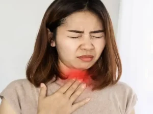 علت خشکی گلو